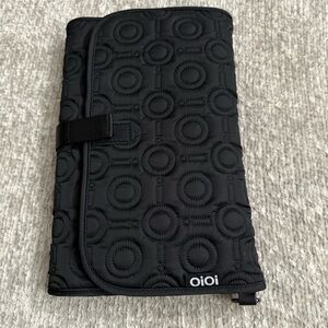 OiOi Quilted Black Portable Changing Pad with Pockets City Print Unisex‎